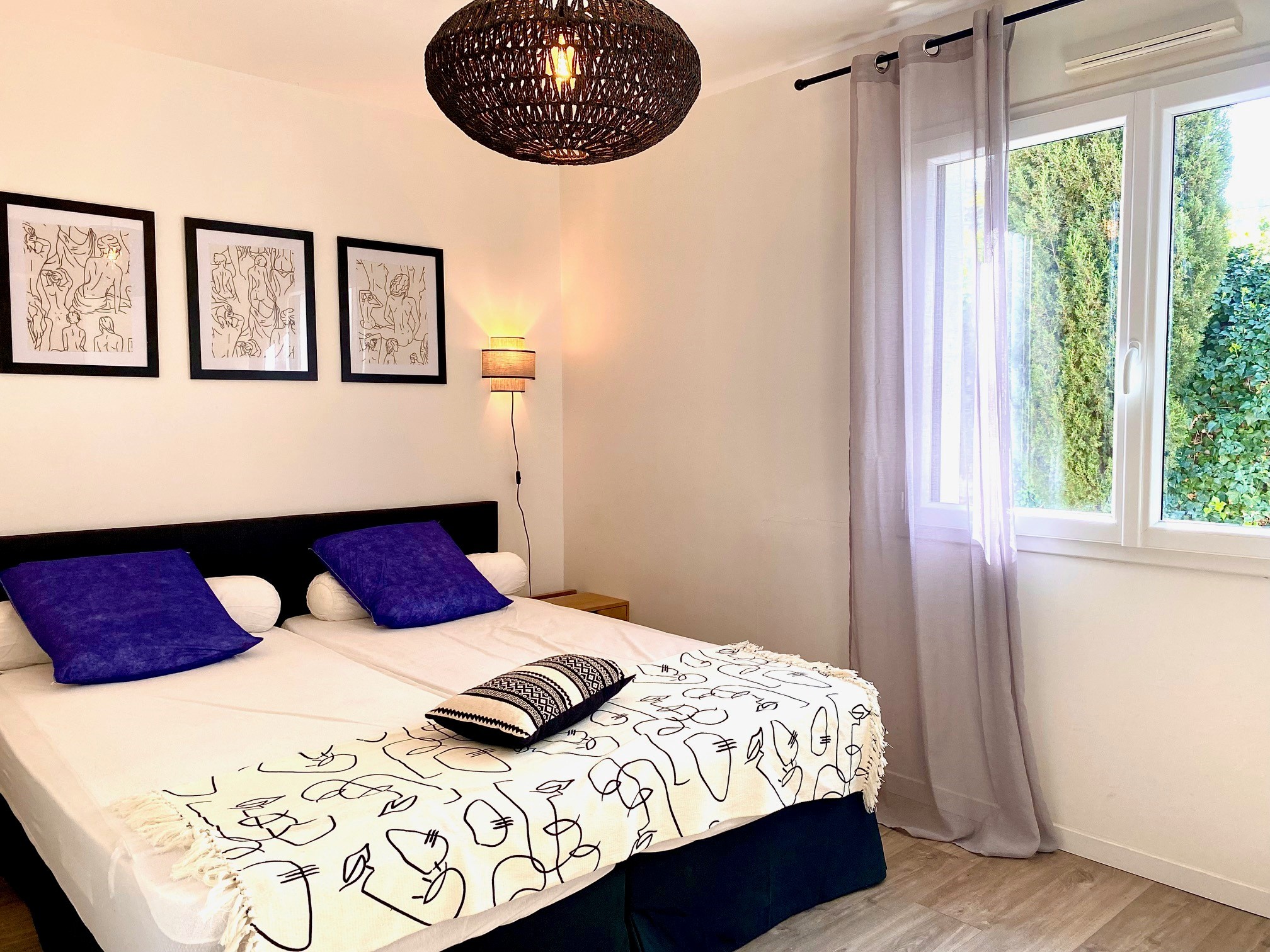 Chambre confortable – Location de vacances Hérault.