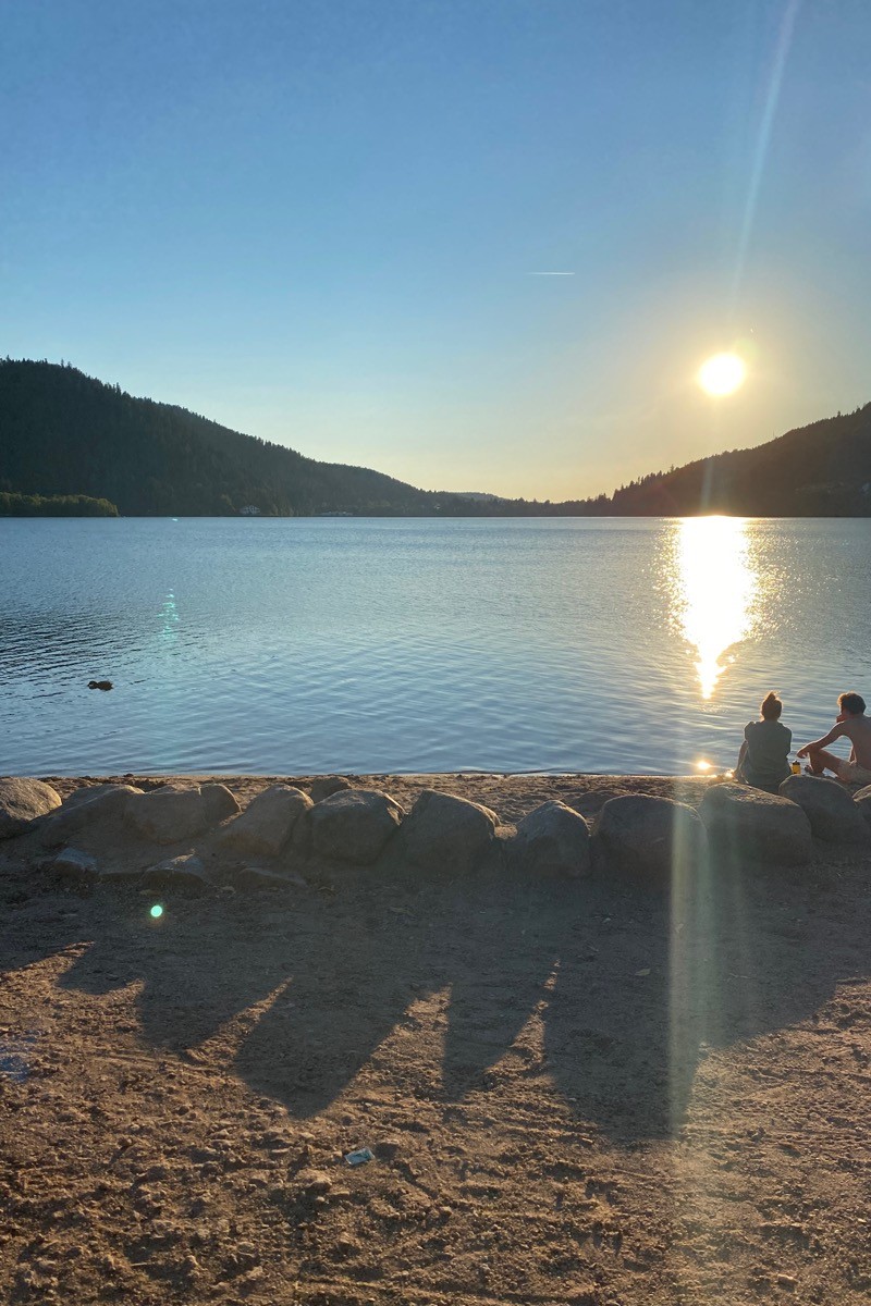 Vue du lac un soir d’été - Au coteau des Xettes