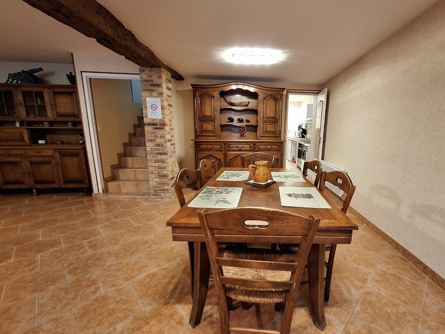 salle à manger spacieuse