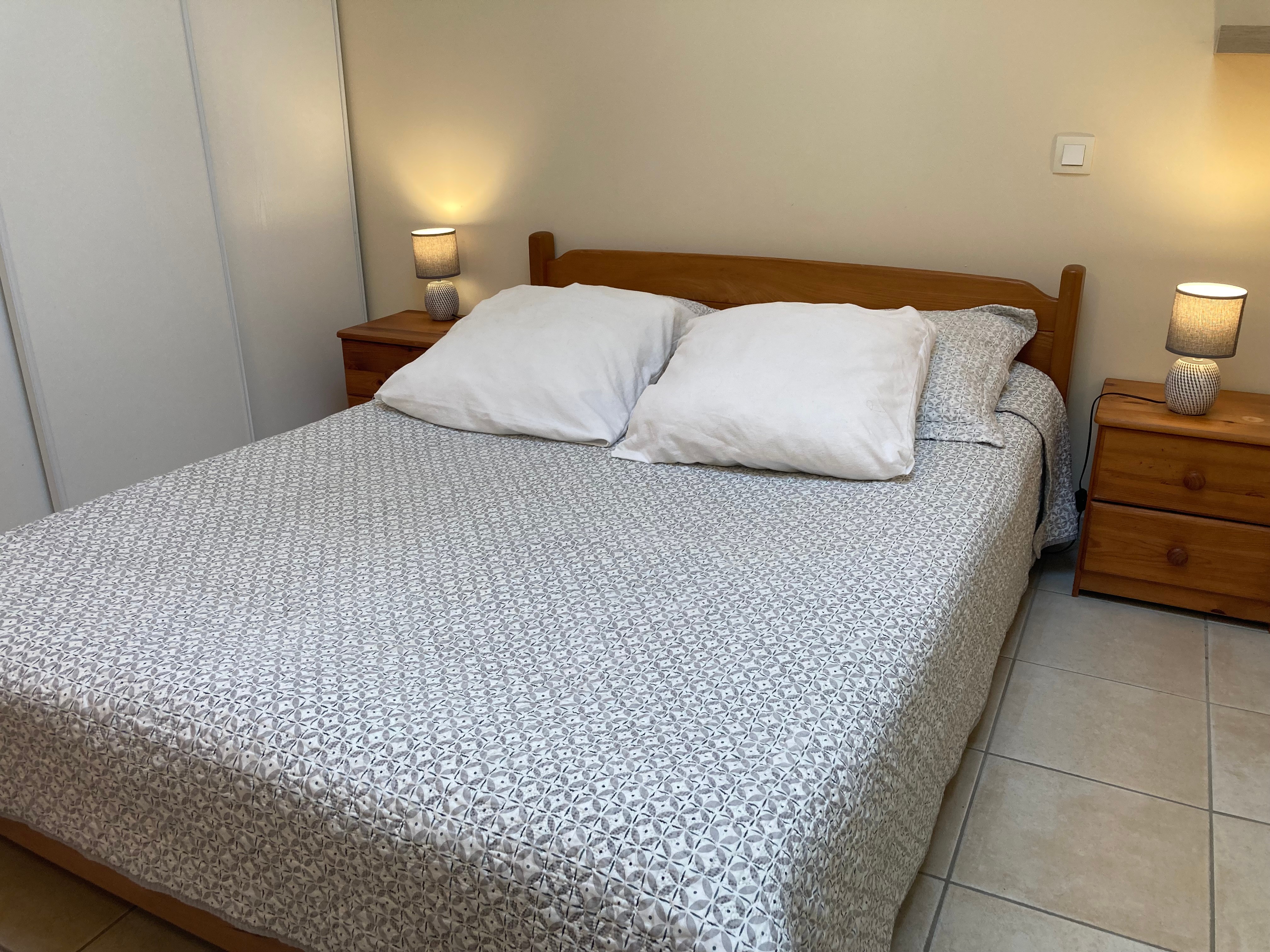 bedroom double bed 140 with wardrobe