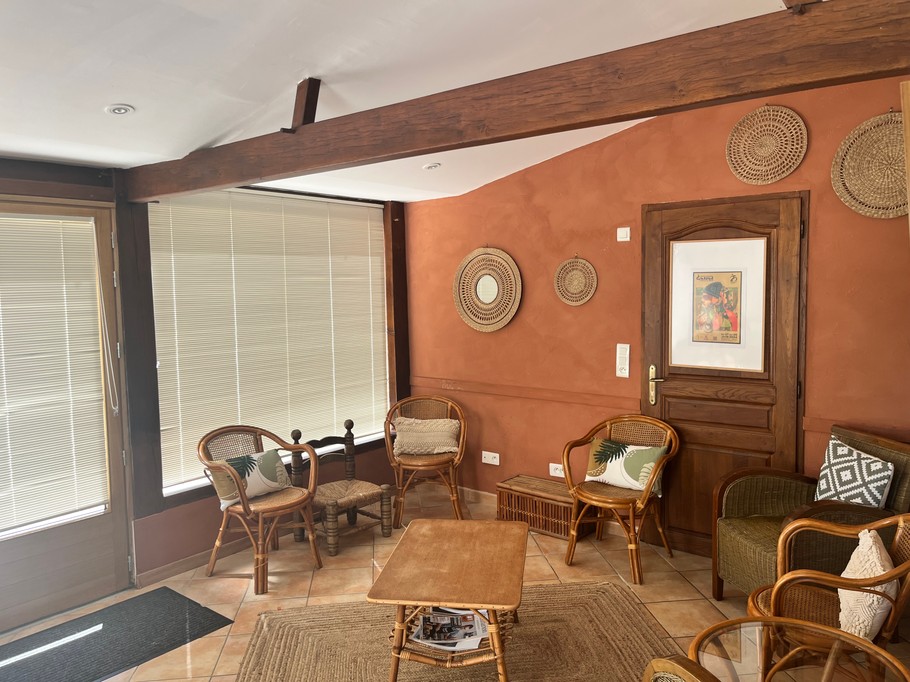 Véranda avec accès piscine