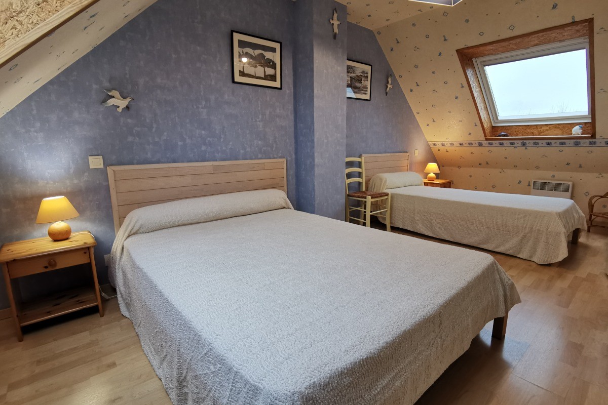 Etage: Chambre 3 avec lit 140 et lit 90