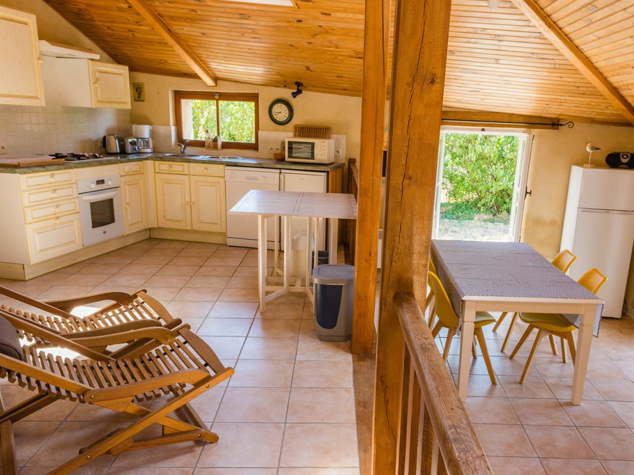 Espace cuisine, salon, salle à manger