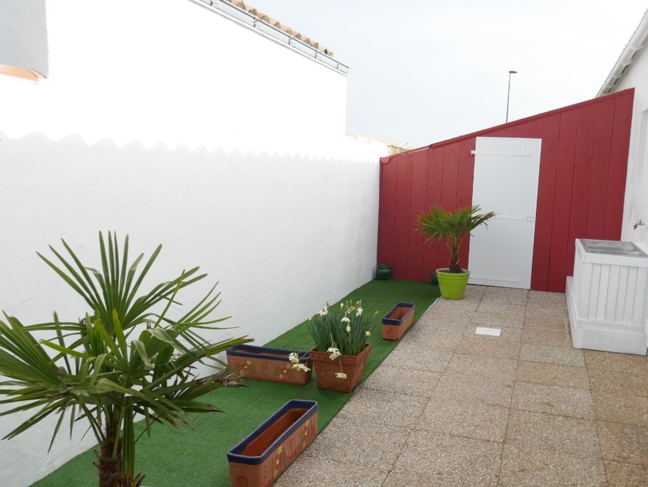 patio sur l'arrière de la maison - accès depuis la cuisine