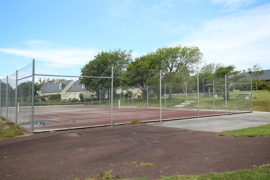 terrain de tennis à proximité