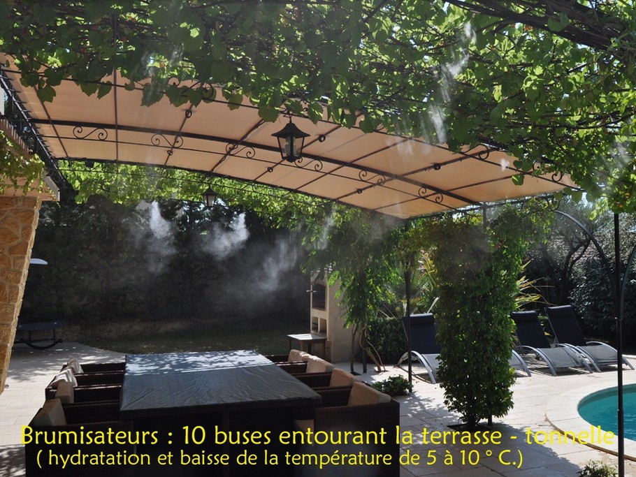 Brumisateur en terrasse.