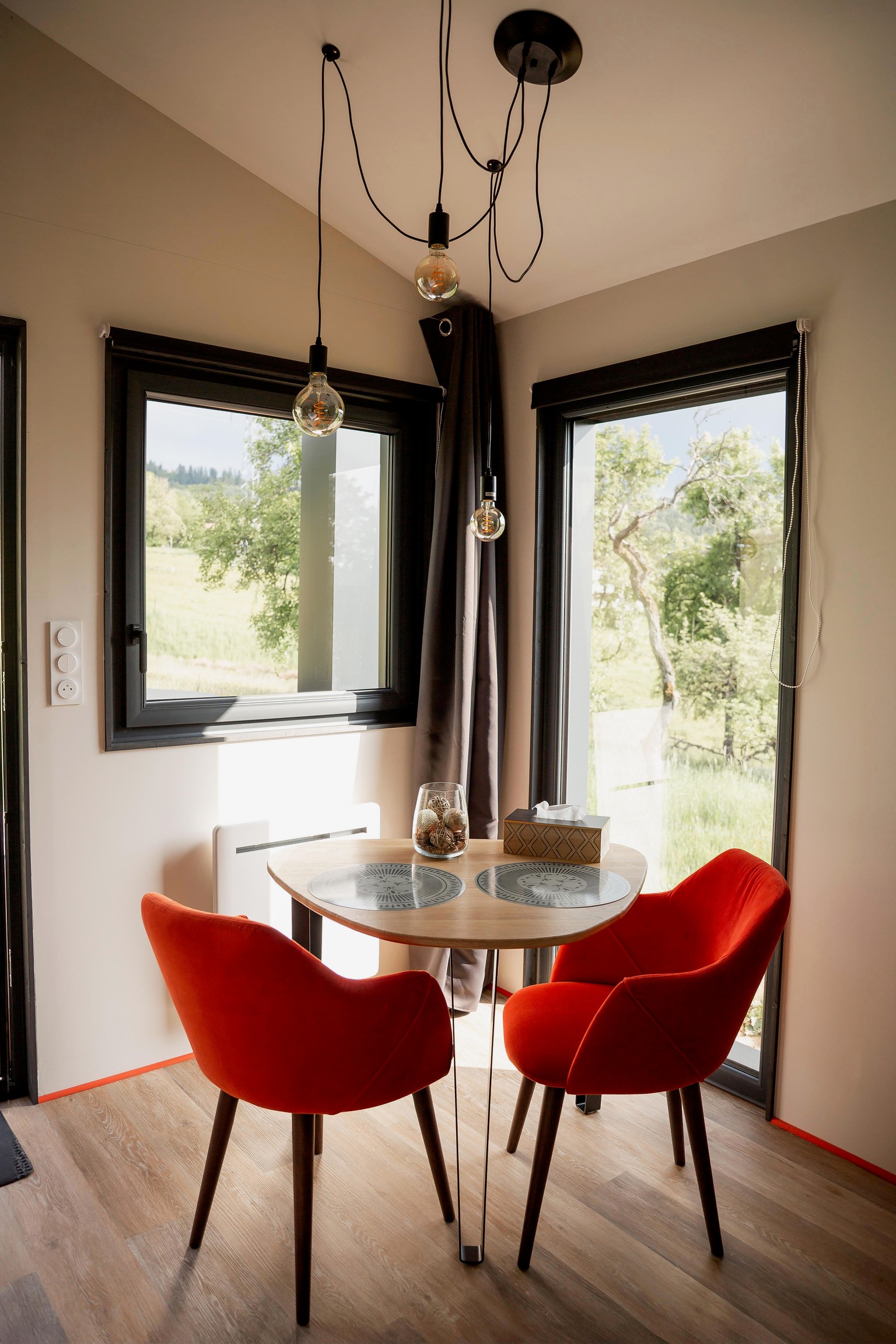 Indoor dining area – Lodge Helsinki, Saint-Léonard, Vosges