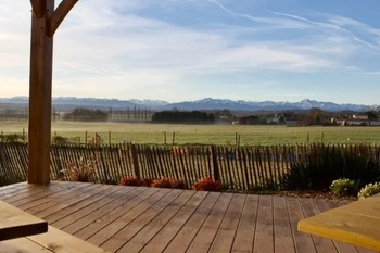 Duffort-Gers-Domaine de la Cambre-roulotte-camping à la ferme-nature-déconnexion-vue sur les Pyrénées-terrasse