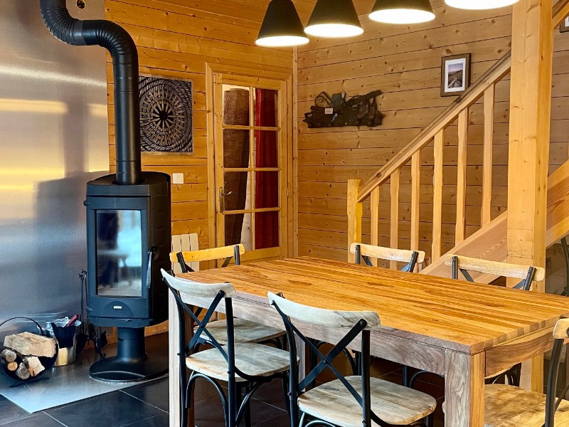 Living room with view of the entrance and staircase