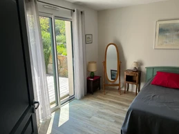 Chambre RDC (+lit bébé disponible)