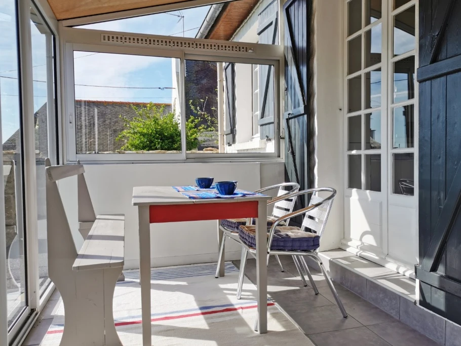 Véranda 1 en façade de la maison avec accès séjour et cuisine