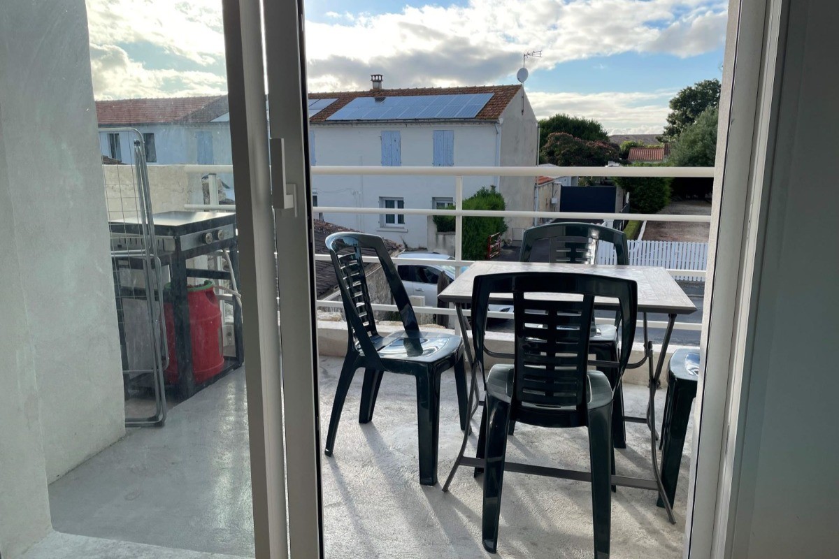 Les Figuiers 2, pour 4 personnes avec 2 terrasses, avec stationnement gratuit, près de Chatelaillon en Charente maritime