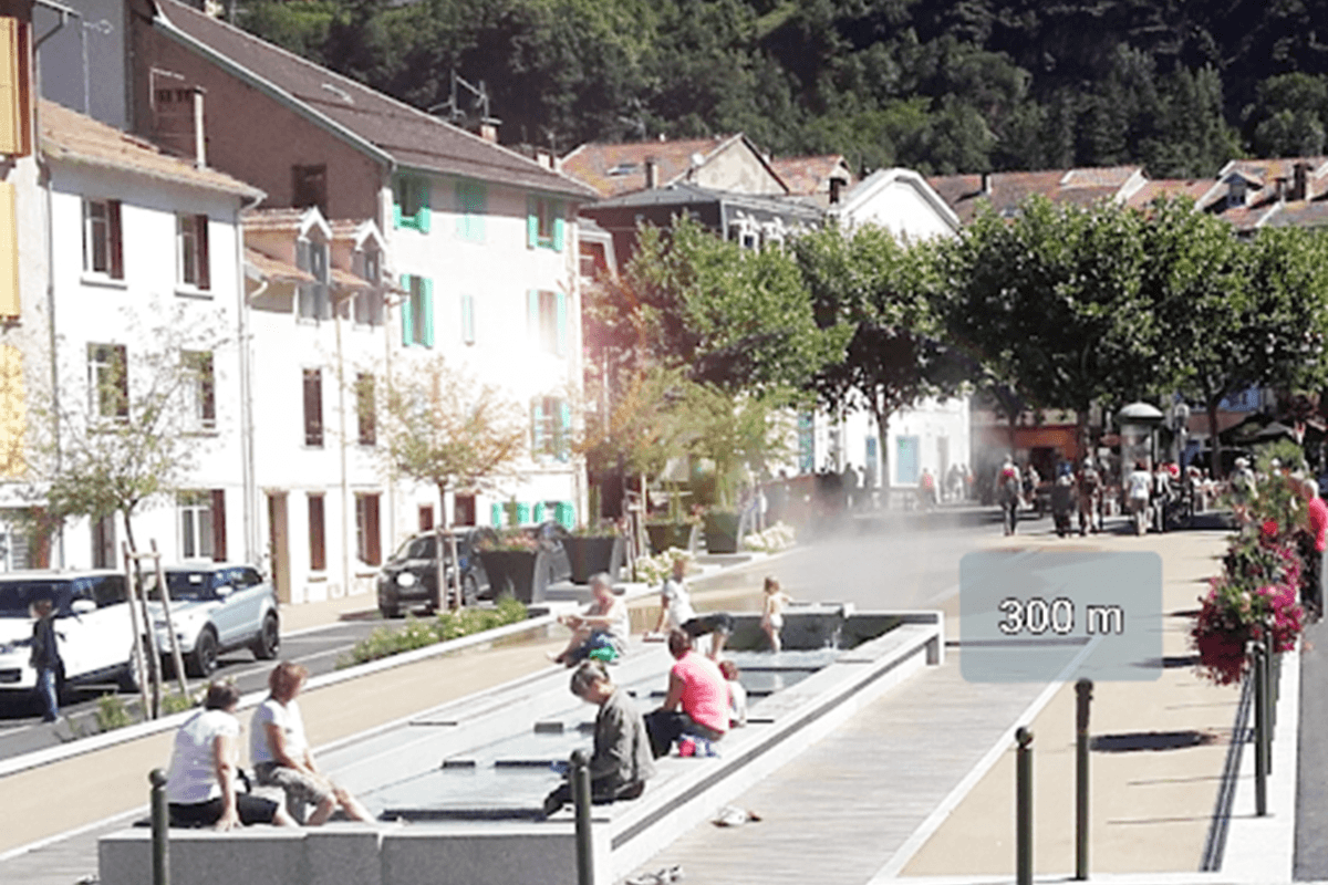 Place du marché, bains chauds, brumisateurs / market place, hot bassins and water mists
