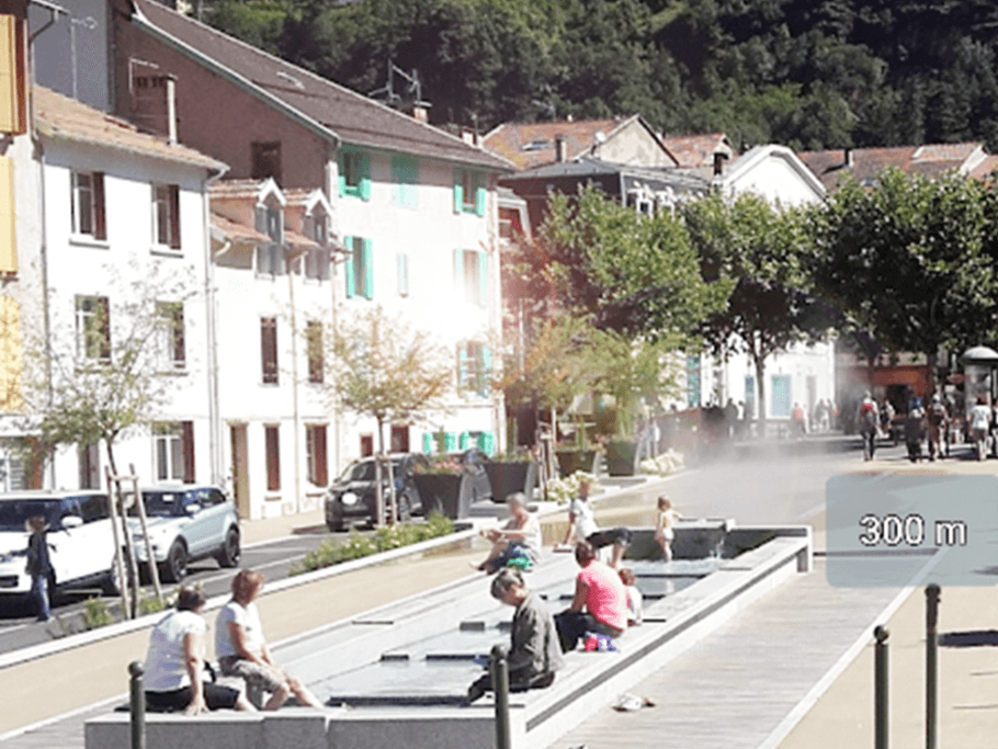 Place du marché, bains chauds, brumisateurs / market place, hot bassins and water mists
