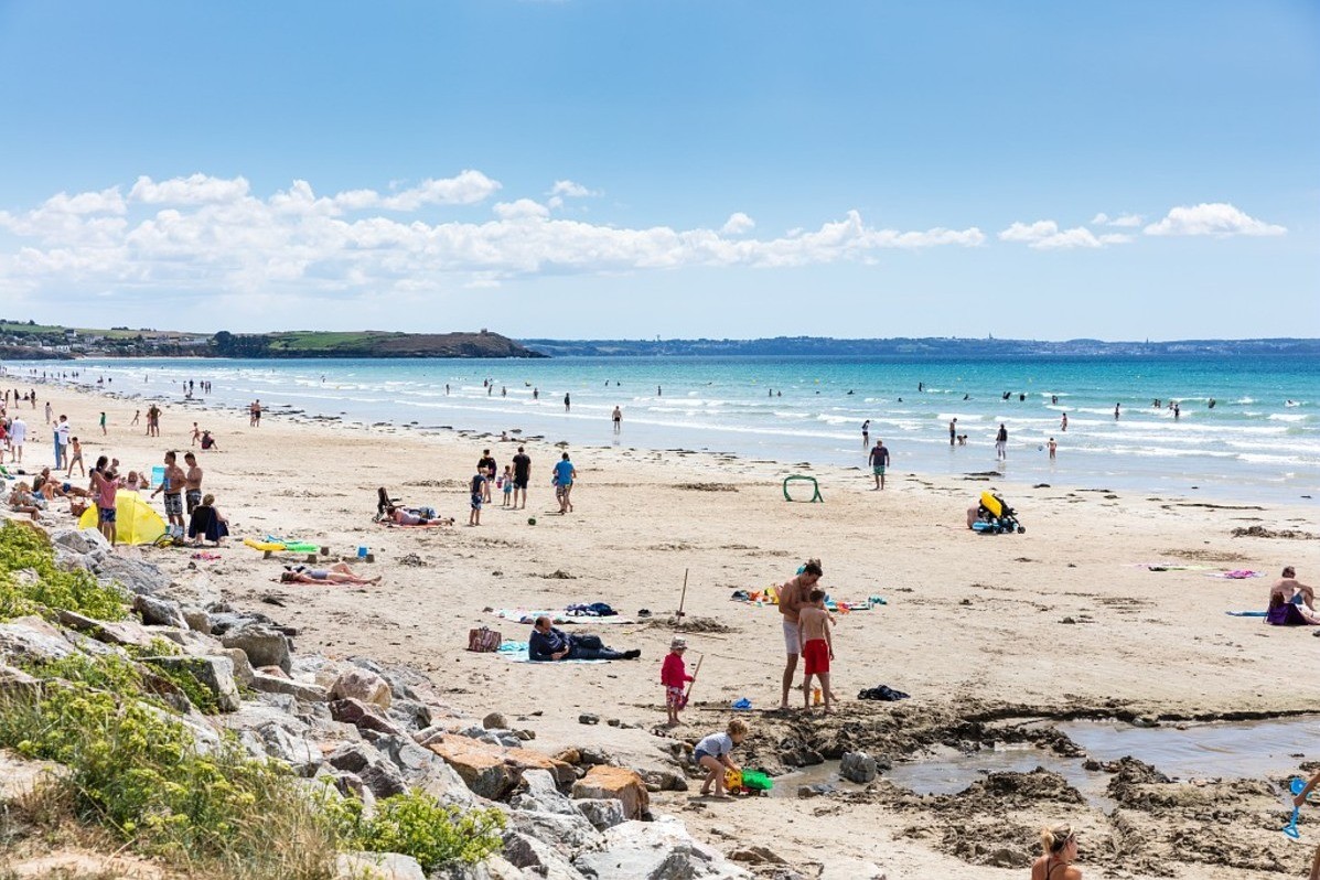Plage de Lestrevet en face de la Résidence