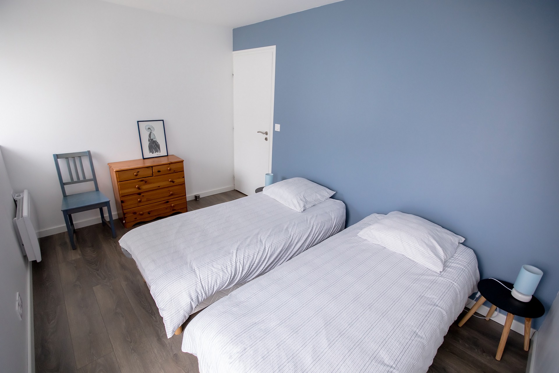 Chambre 1 au RDC avec 2 lits simples modulables