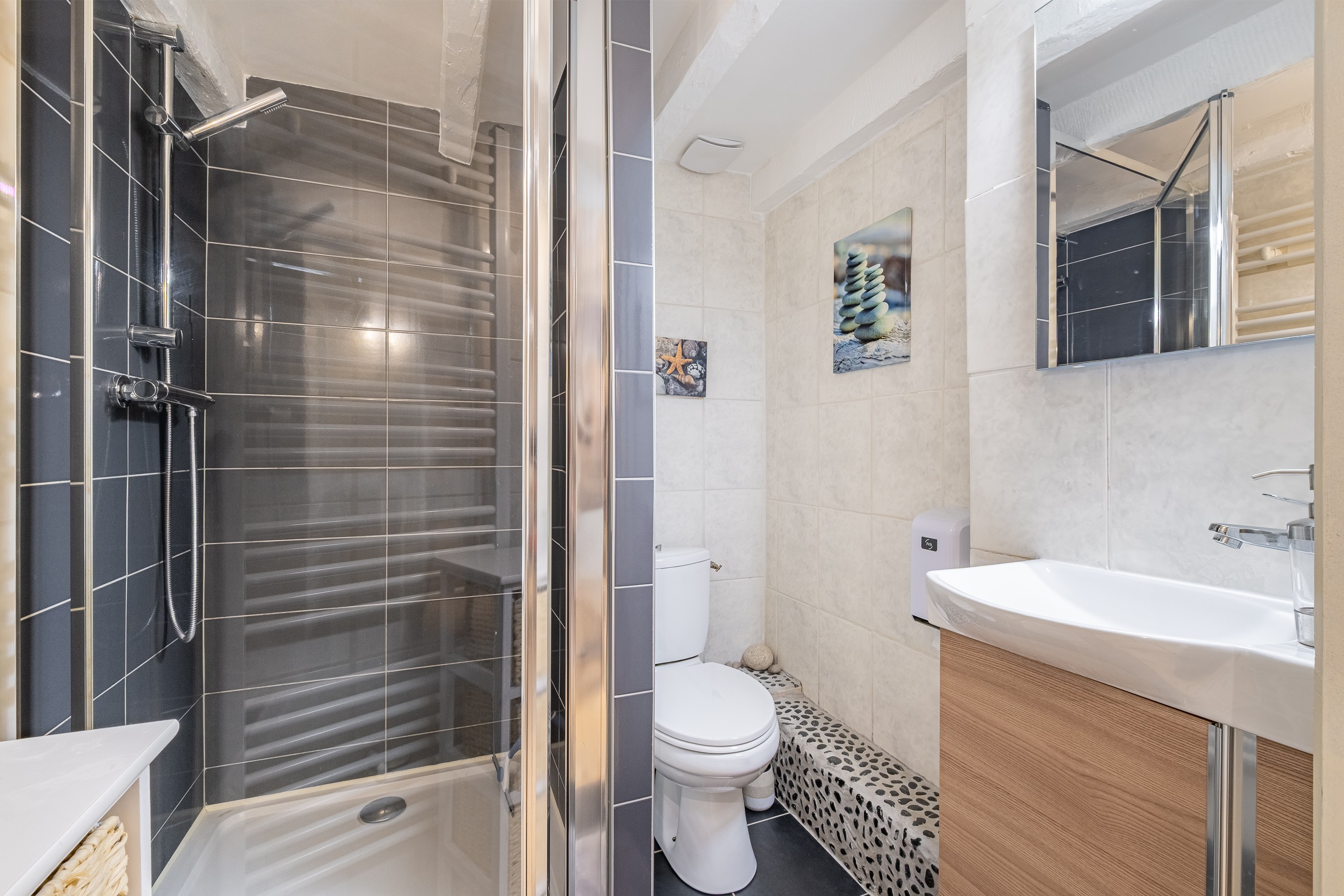 Separate, private shower room with WC on the same floor as the 2 bedrooms