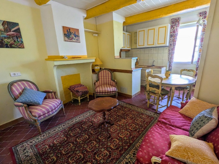 Salon et pantry 2ème étage