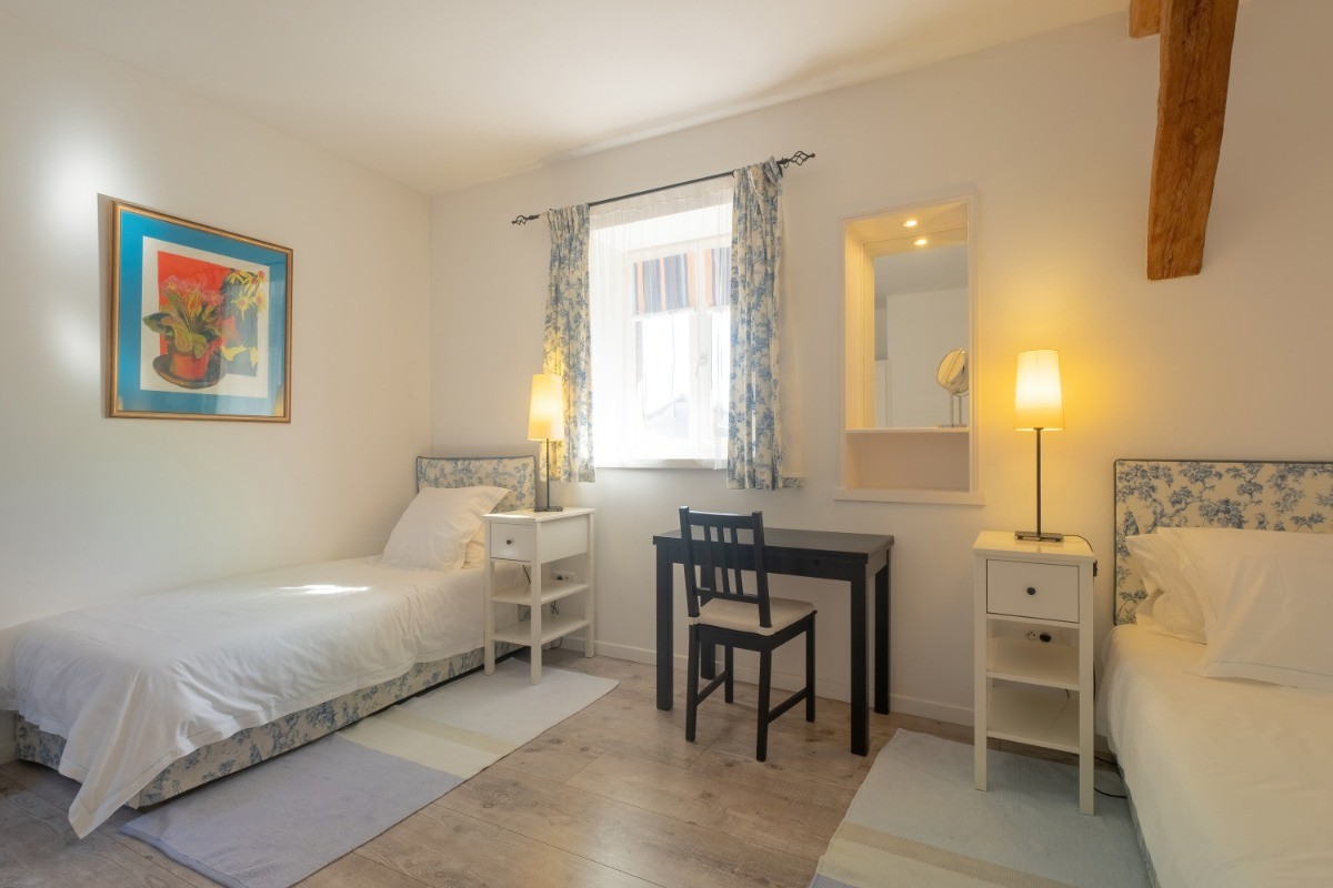 Chambre N°2 - Place pour un lit simple supplémentaire