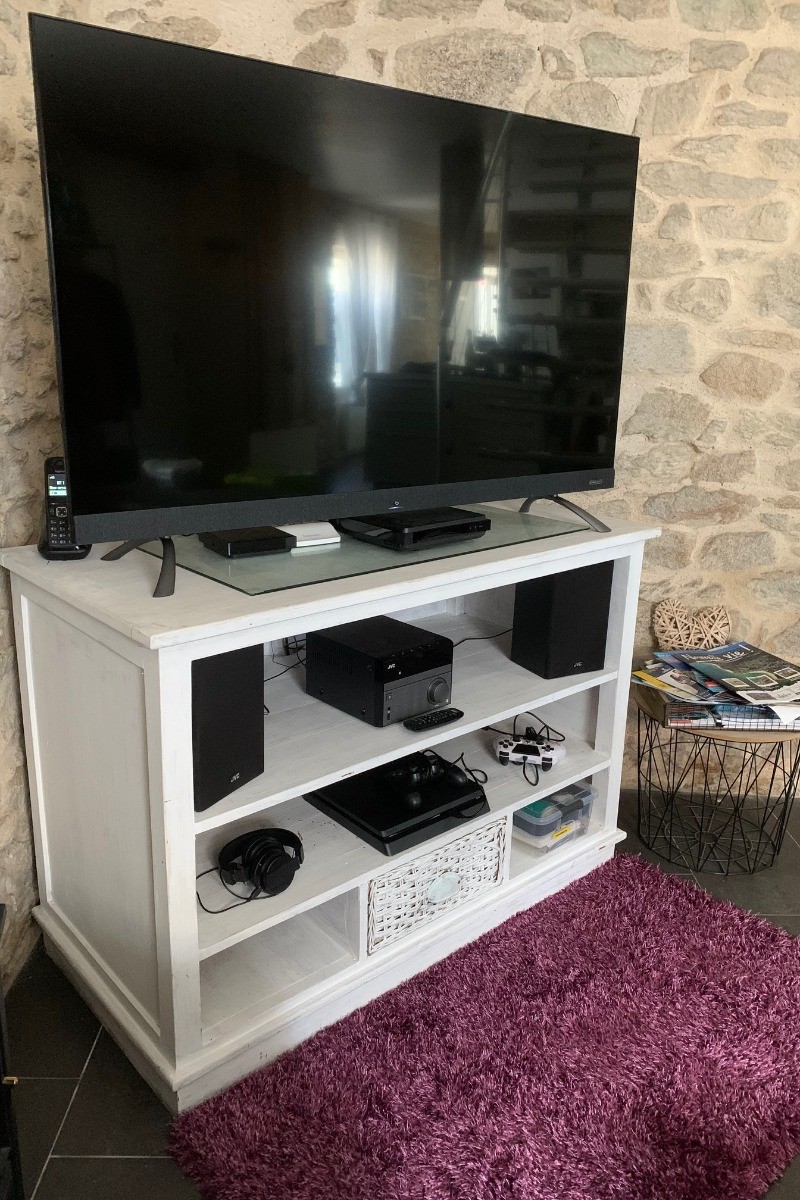 Ecran plat / Chaine Hifi / PS4 / Séjour