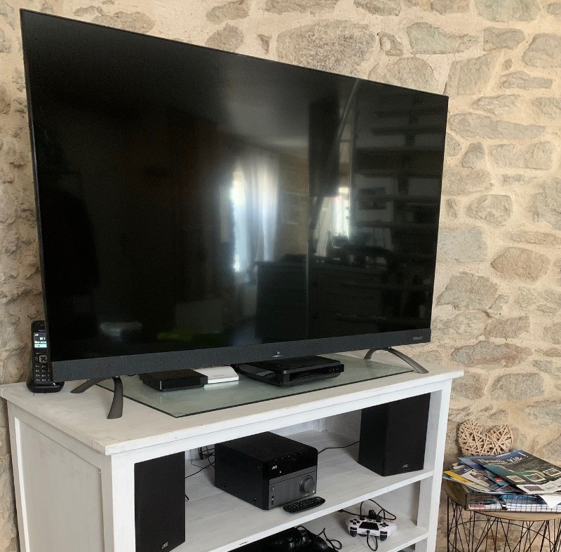 Ecran plat / Chaine Hifi / PS4 / Séjour