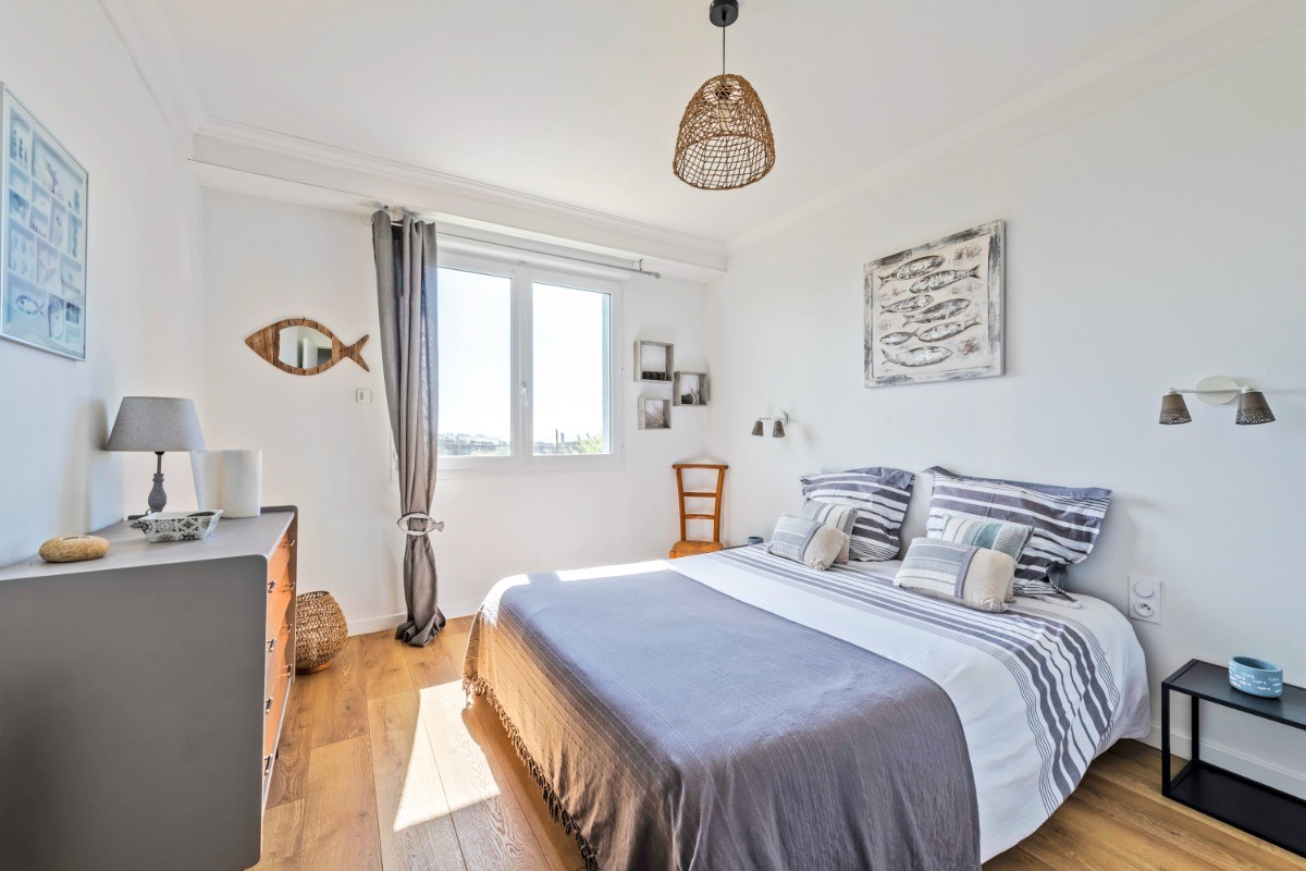 Chambre n°1. Lit 2 personnes en 160