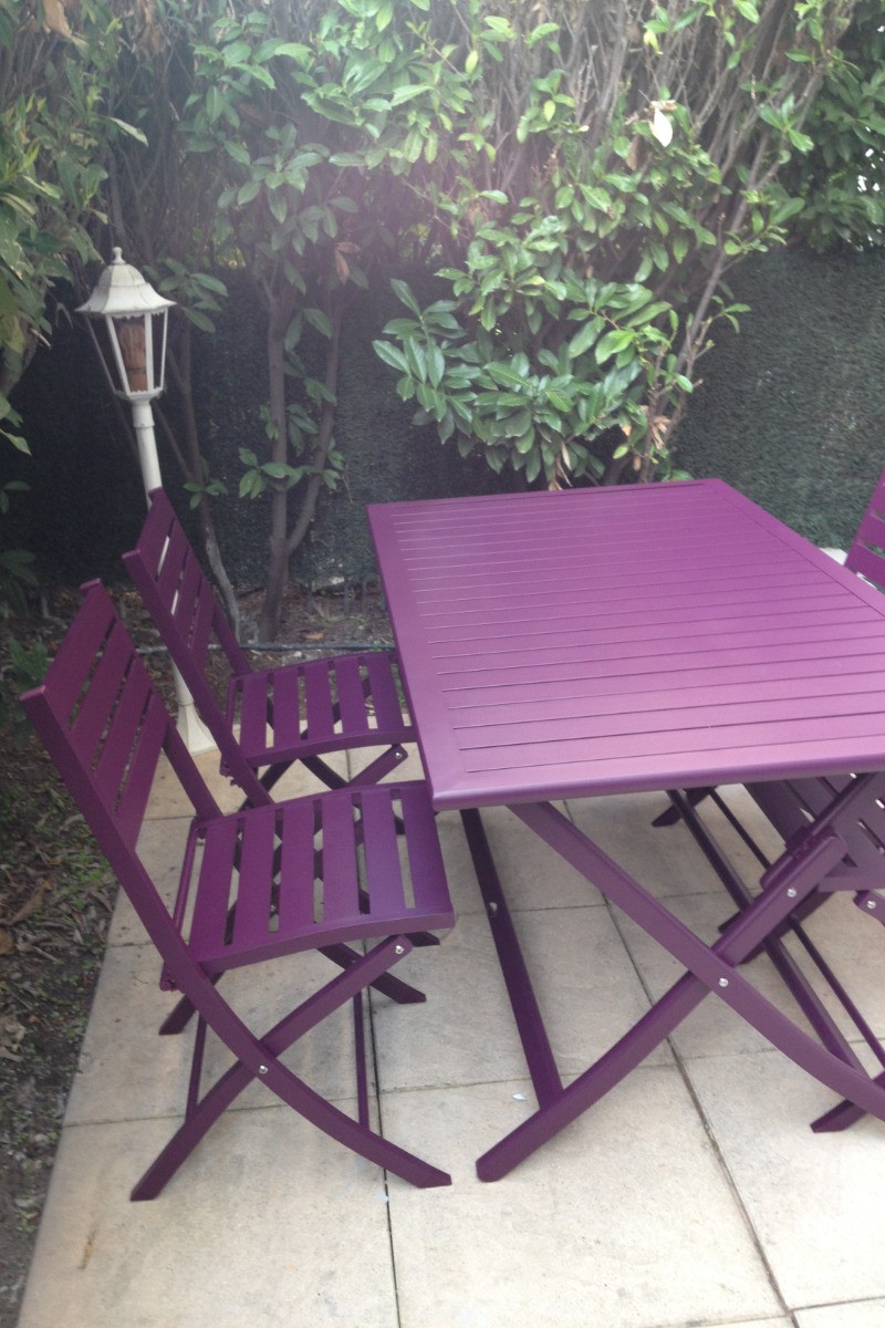Terrasse avec salon de jardin