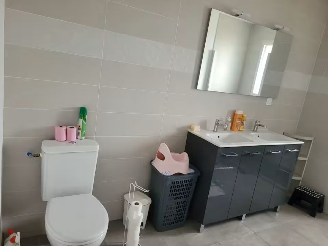 Shower room with WC
