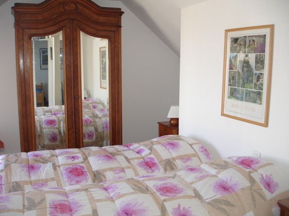 Chambre 1 : un grand lit de 160 pouvant être séparé en deux lits jumeaux