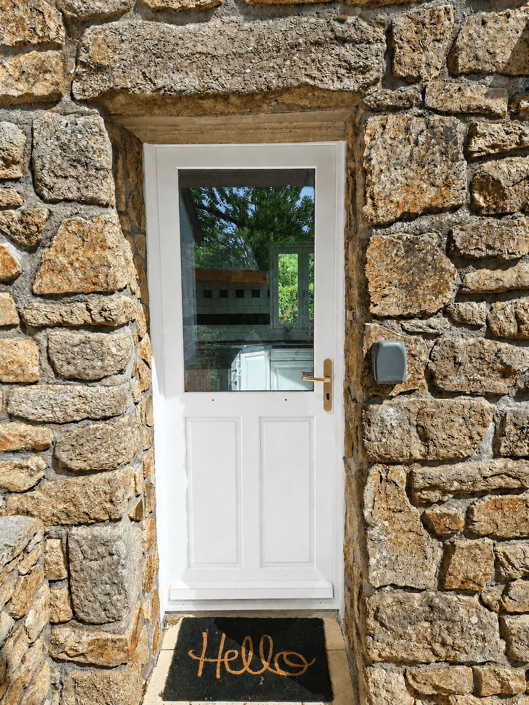 Porte d'entrée avec boîte à clés