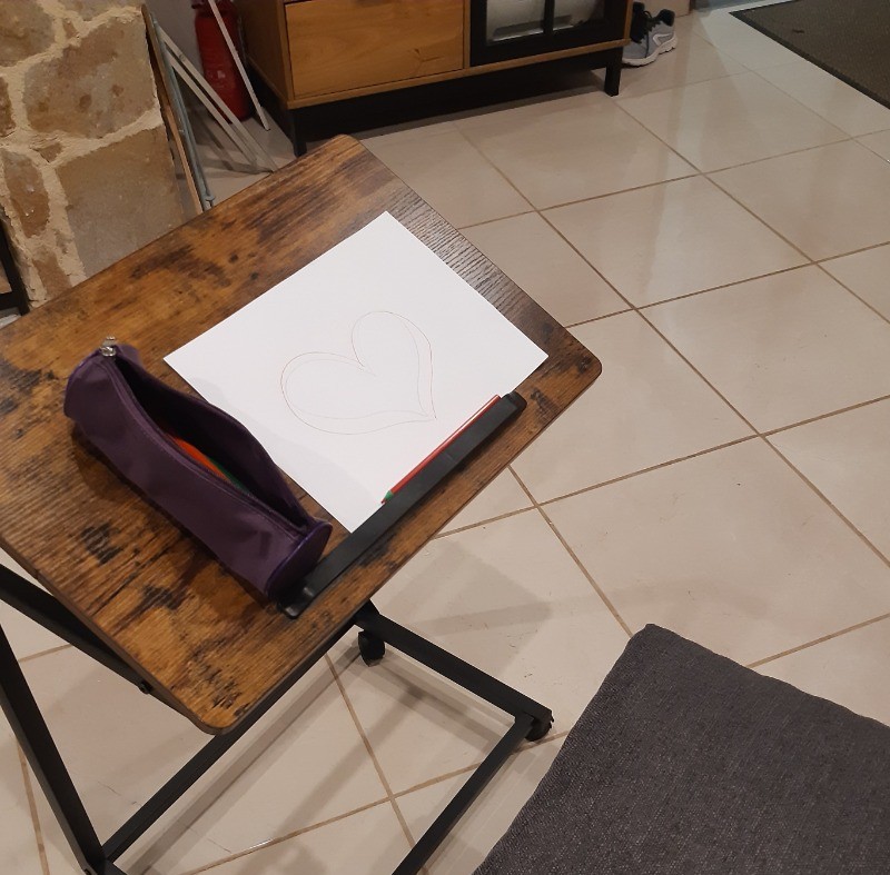 ... ou table à dessin pour enfants / ajustable / ... or play table for kiddies