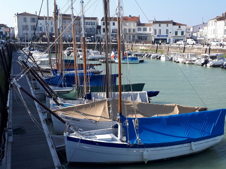 Le port de La Florre à 2 minutes à pieds de la location sur l'ile de Ré
