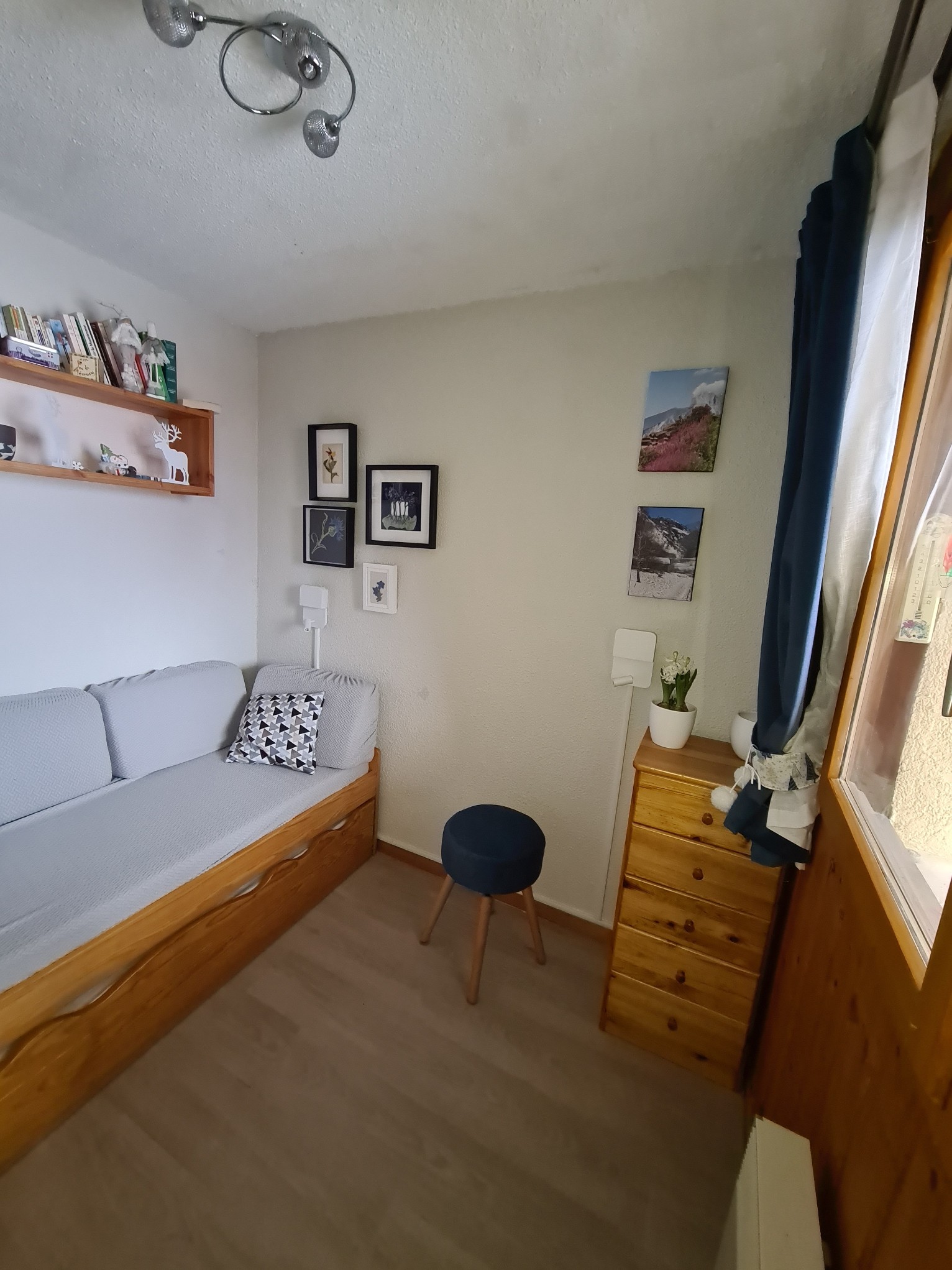 Chambre : lit fermé