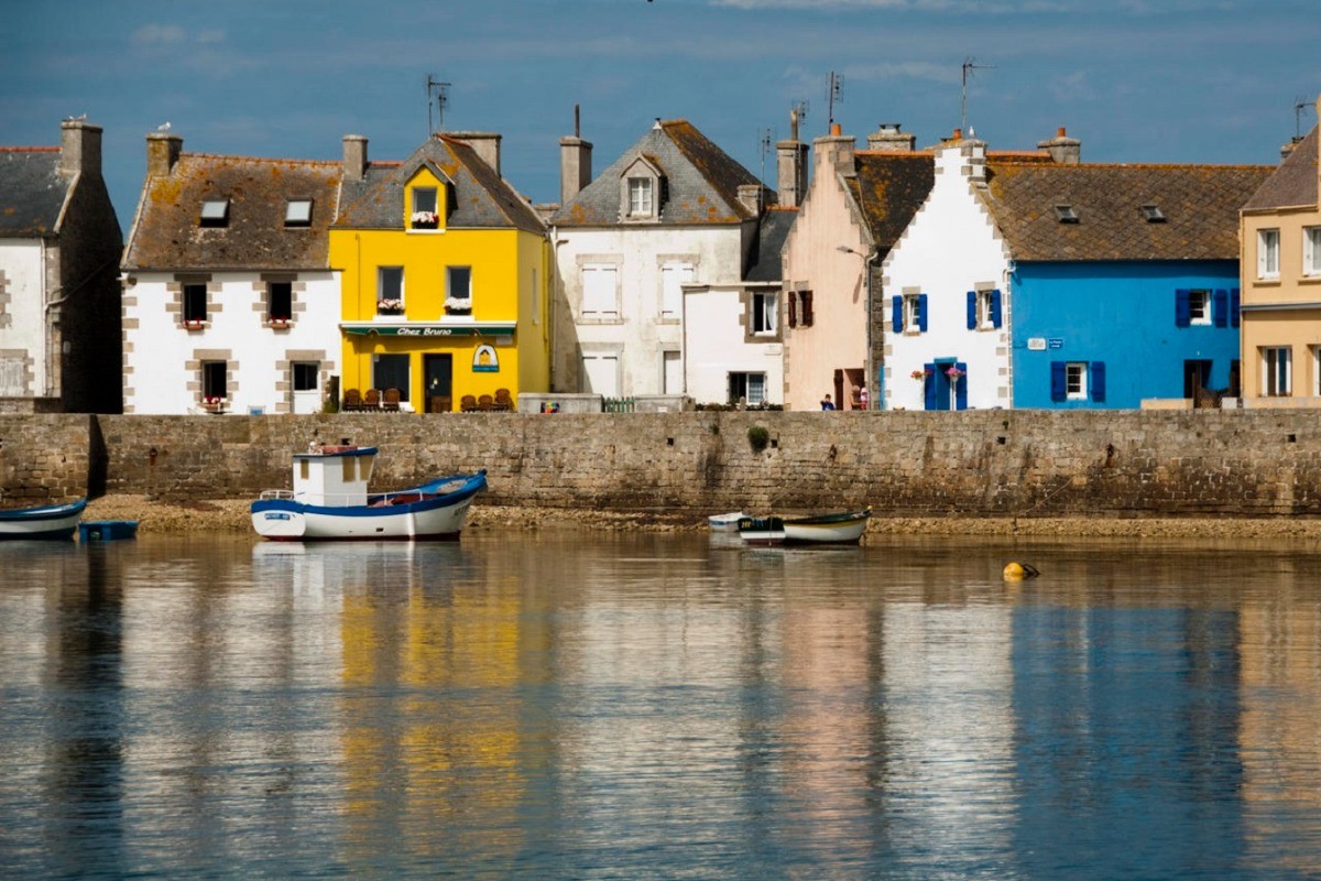 L'ile de Sein et ses maisons colorées