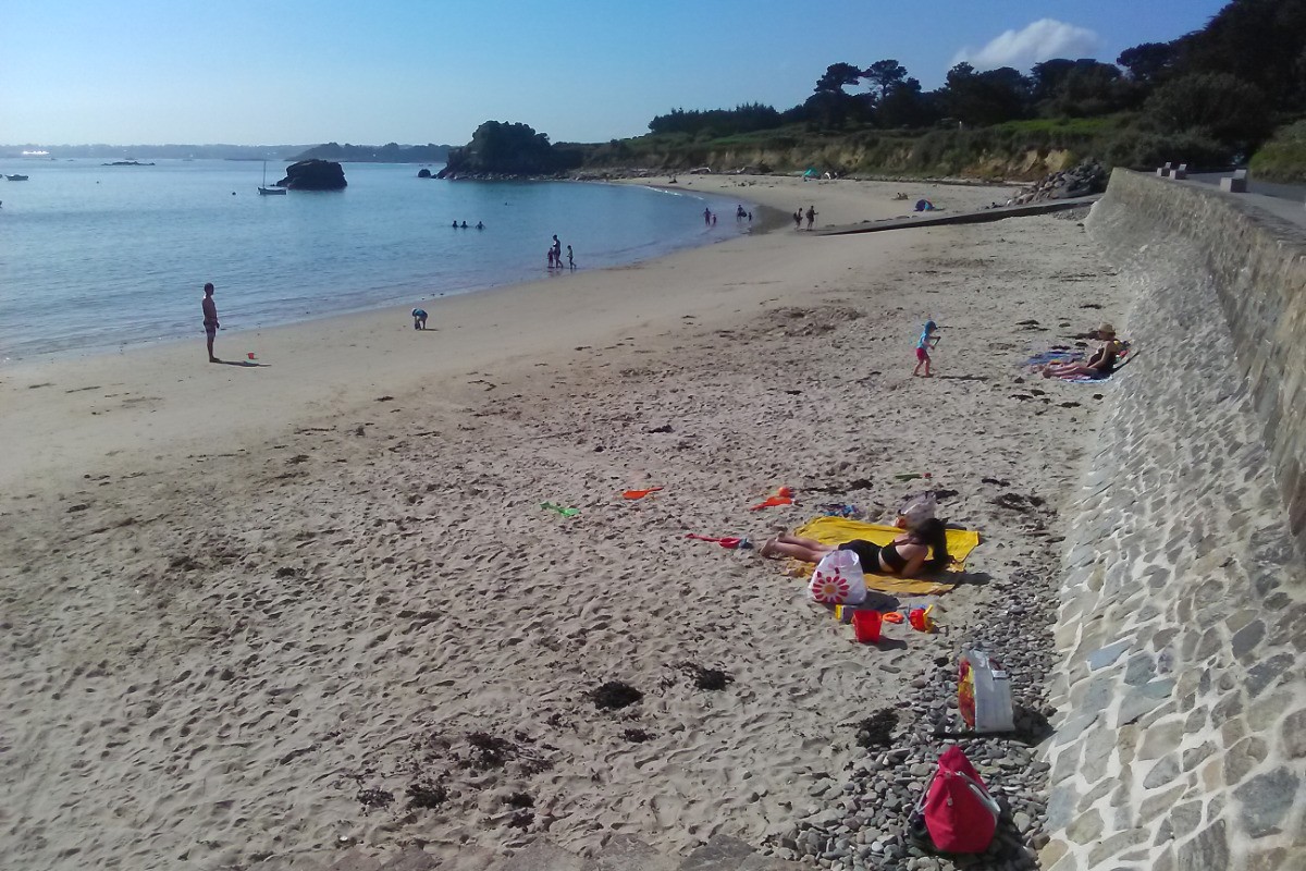 Superbe plage de Pors-Hir à 400mt du gîte par le GR