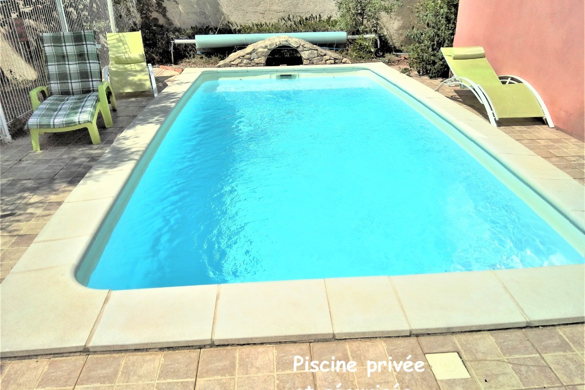 La piscine privée pour le Mazet