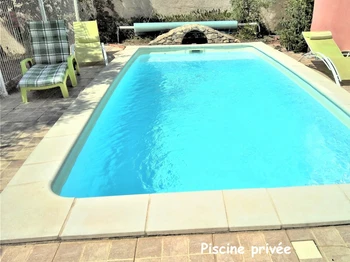 La piscine privée pour le Mazet