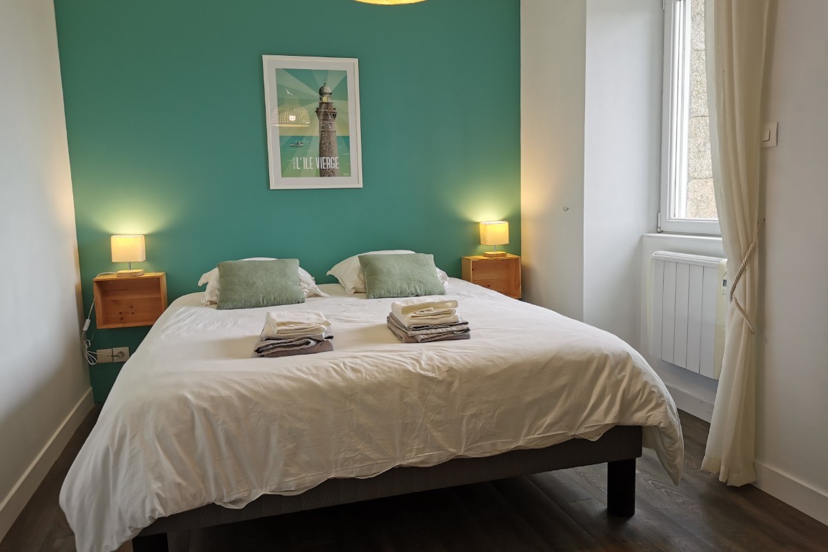 Chambre avec lit 160 à l'étage