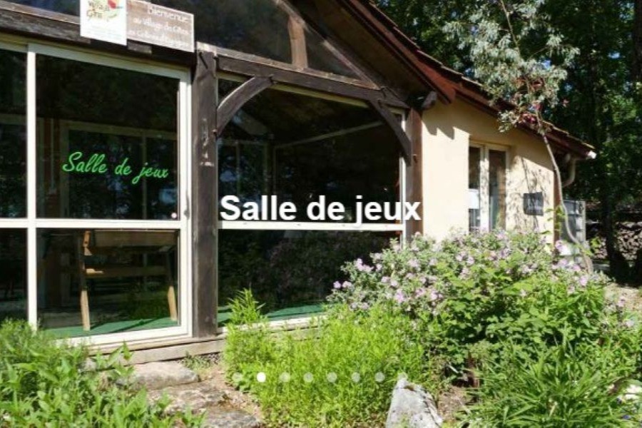 Salle de jeux Village de Gîtes Les Collines d'Eyvigues 24580 Salignac Eyvigues Clévacances