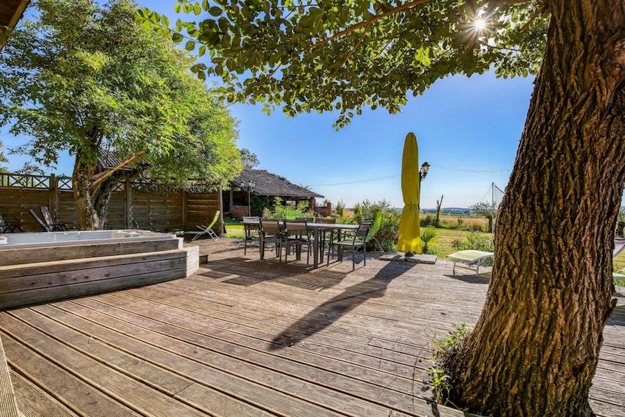 Terrasse ensoleillée