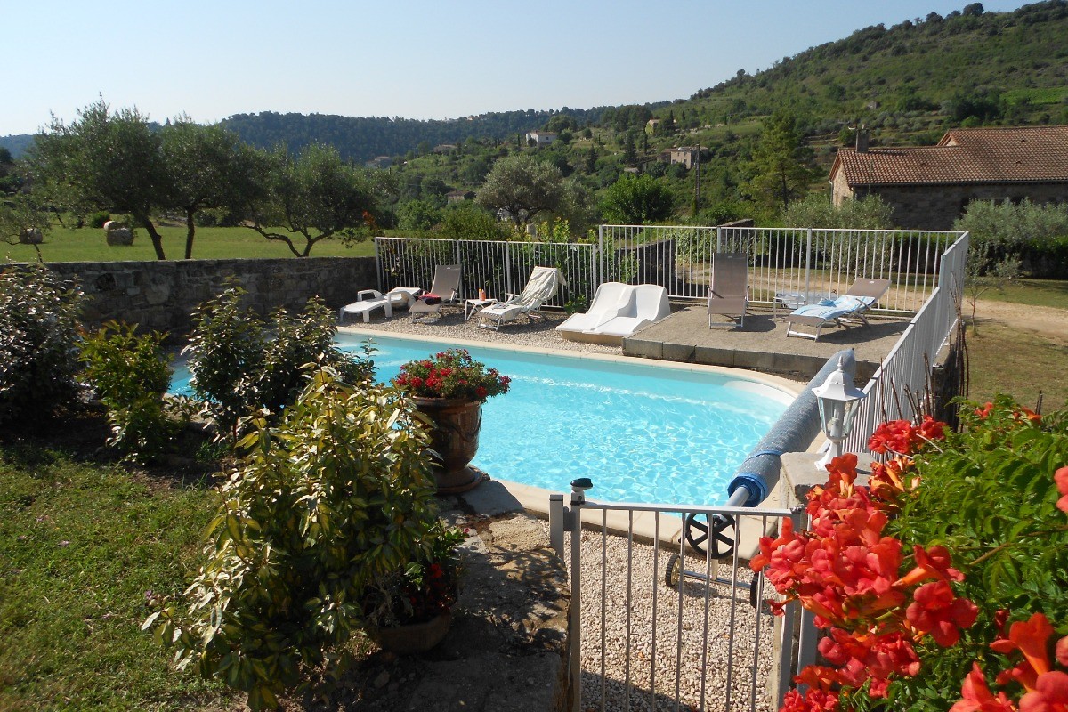 Piscine au brome