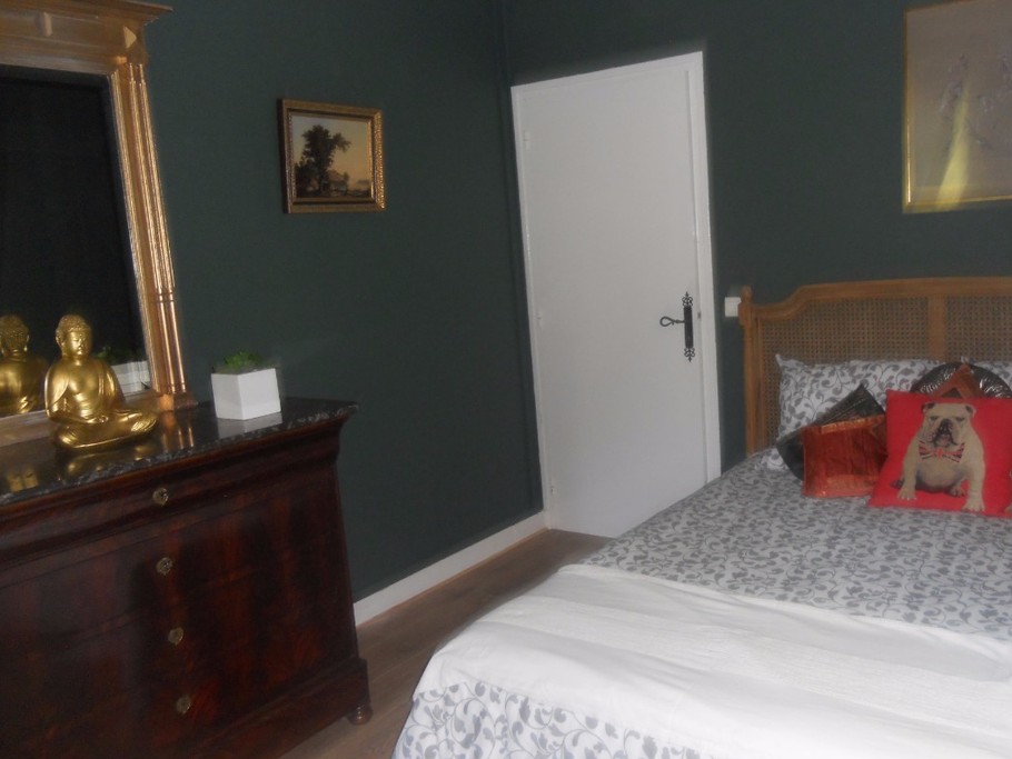 chambre parentale avec cabinet de toilette