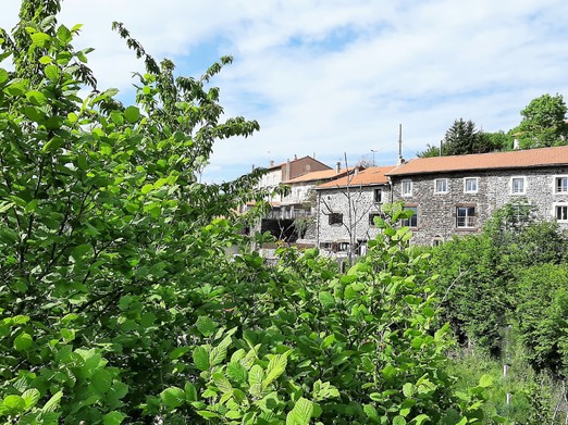 Gîte Clévacances 3 clés - Appartement situé au 1er étage de la maison - entrée de plain-pied.
