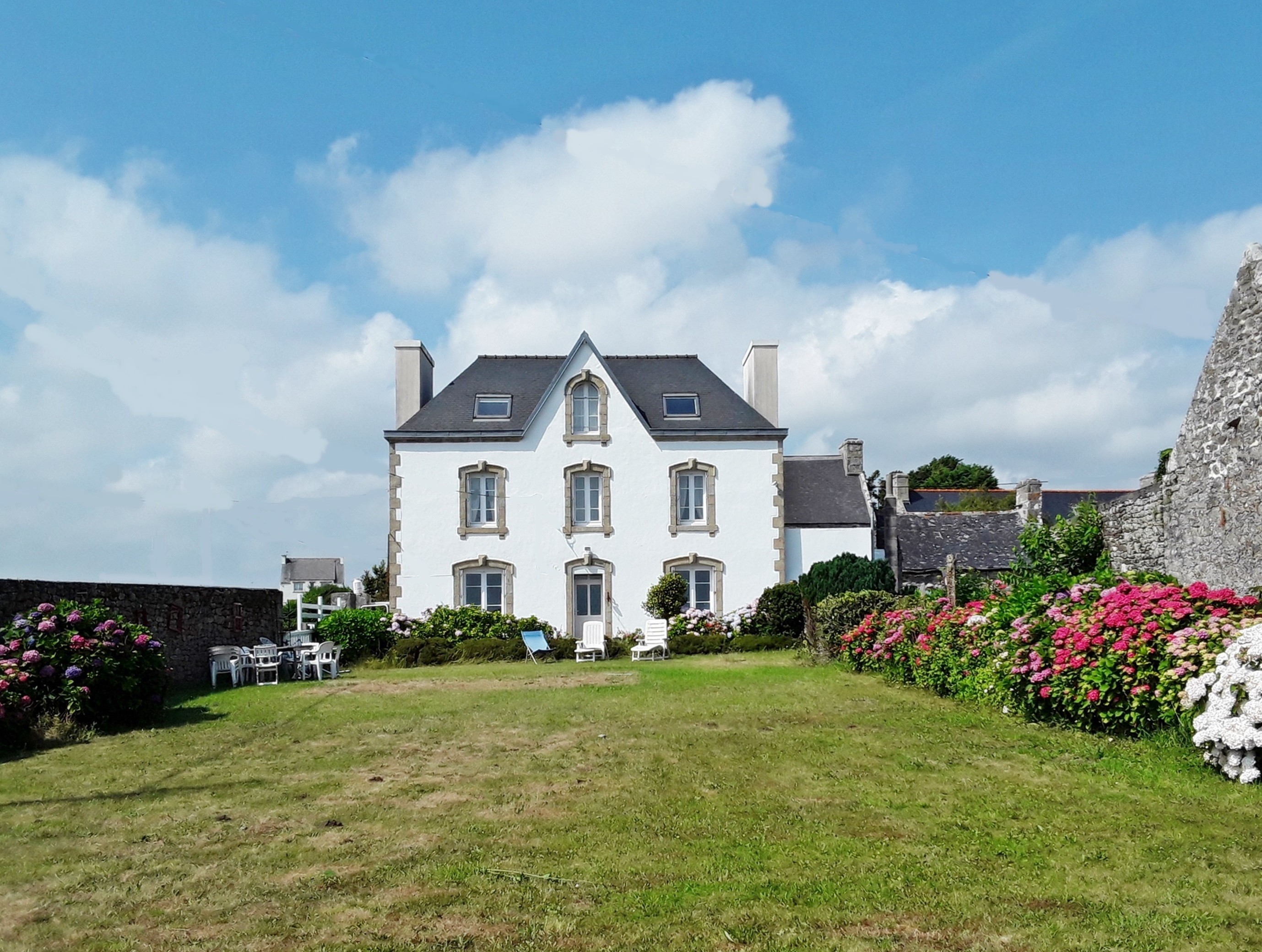 Grande maison familiale avec jardon clos avec vue mer