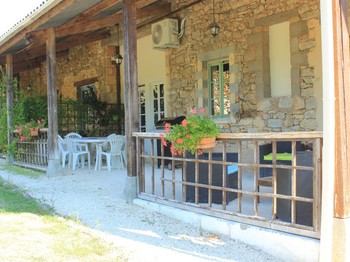 Belle bâtisse en pierre rénovée avec goût