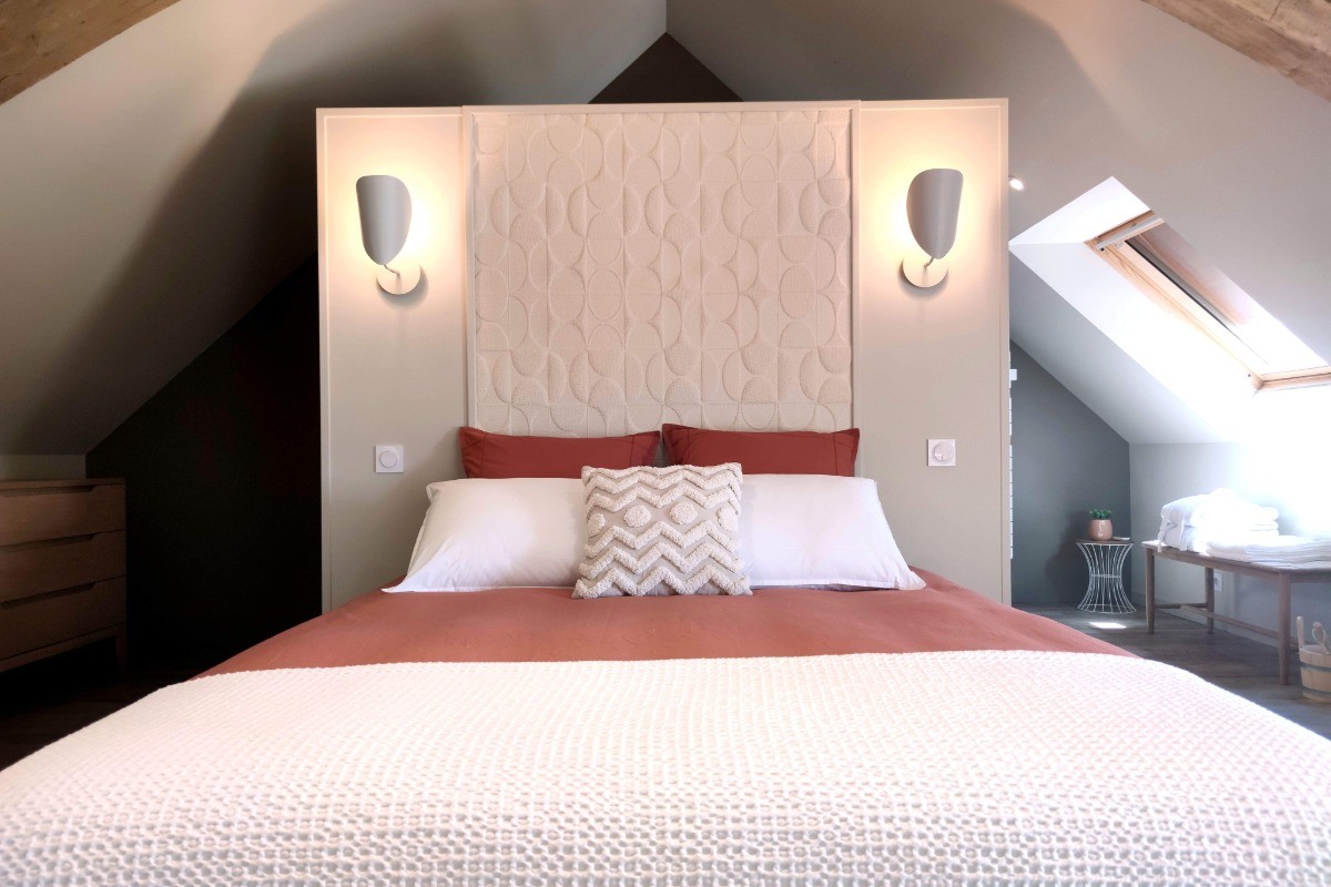 Lit Queen Size, literie et draps de qualité pour des nuits reposantes