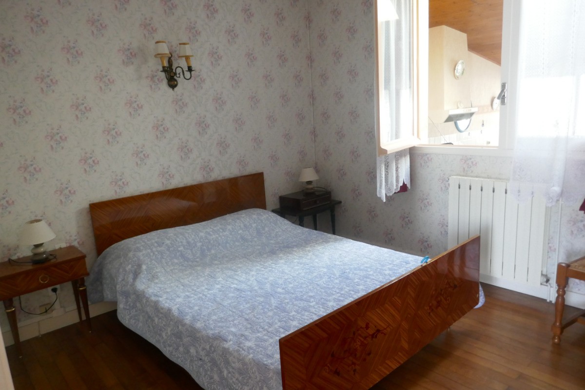 Chambre 1 : un lit en 140