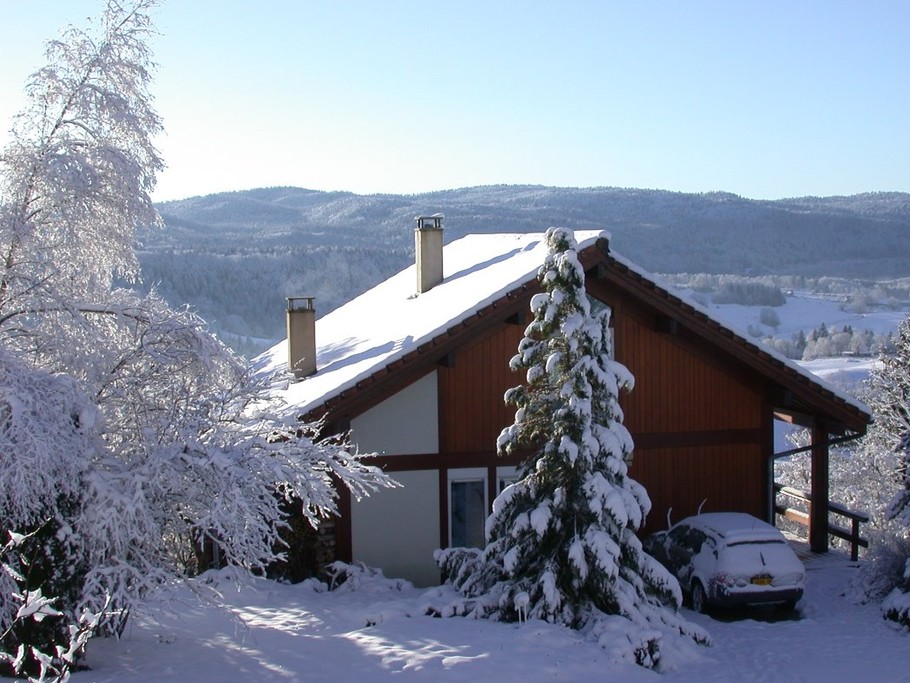 VUE depuis le Chalet sur le Mont Noir ( enneigé )
