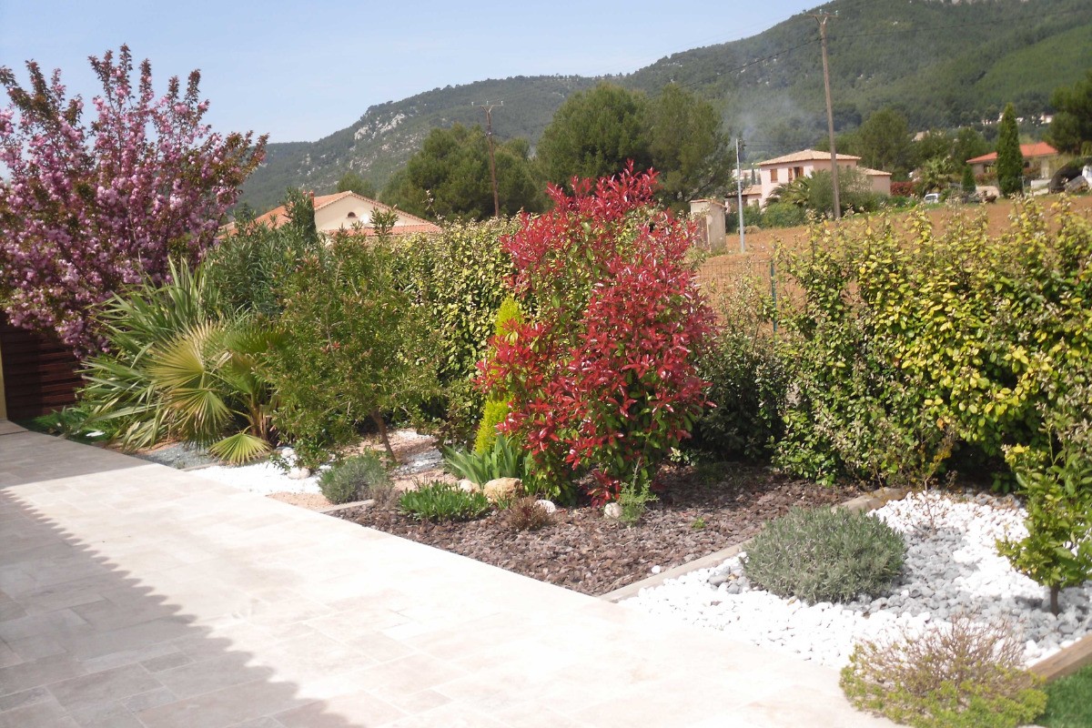 Extérieur coté entrée, le Mas des Roses, Sanary-sur-Mer, Var, Côte d'Azur