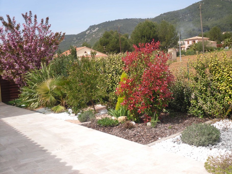 Extérieur coté entrée, le Mas des Roses, Sanary-sur-Mer, Var, Côte d'Azur